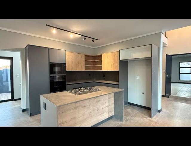 3 BEDROOM HOUSE FOR SALE IN FOUNTAINBROOK ESTATE